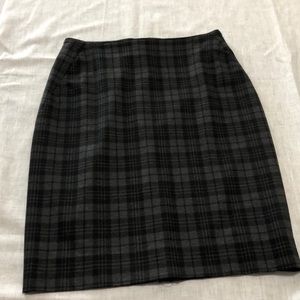 White House Black  Market pencil skirt size 4